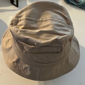 JHats bucket hat with two zippered pockets